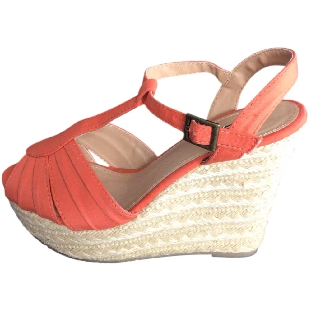 Candie's Orange Espadrille Wedges with Peep-Toe Design size 6.5